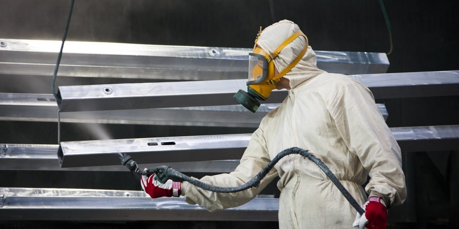 Métier de peintre industriel: tâches, formation, salaire, qualités